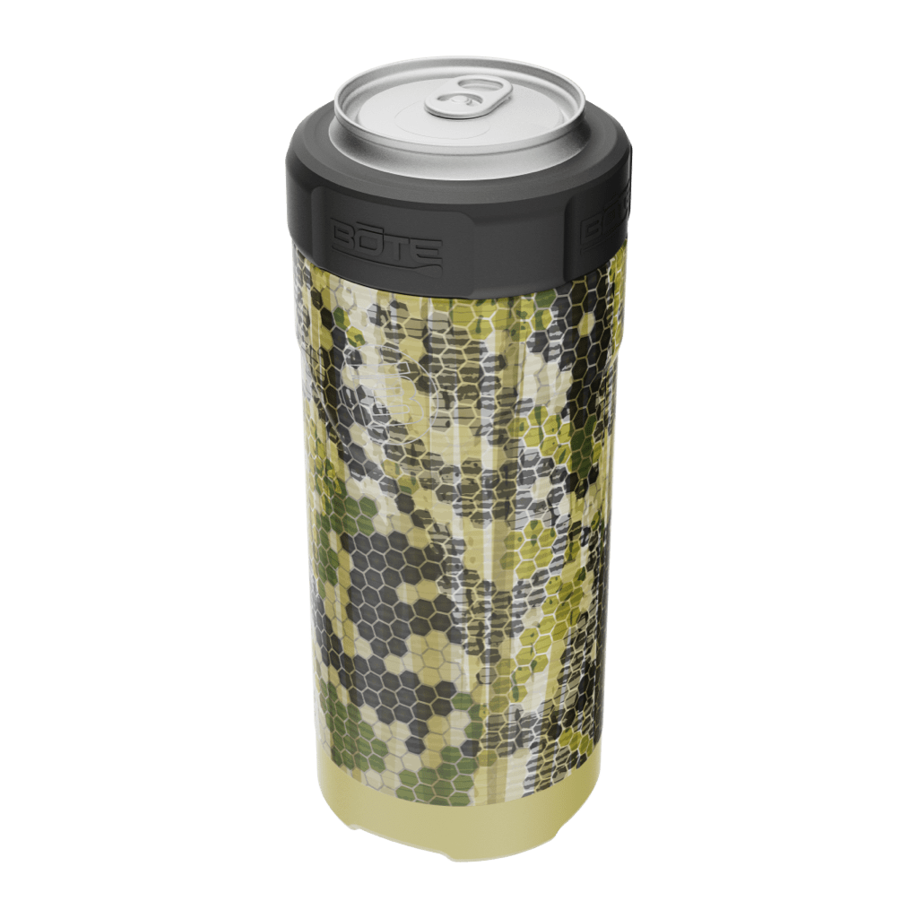 Slim Camo MAGNEChill Can Cooler